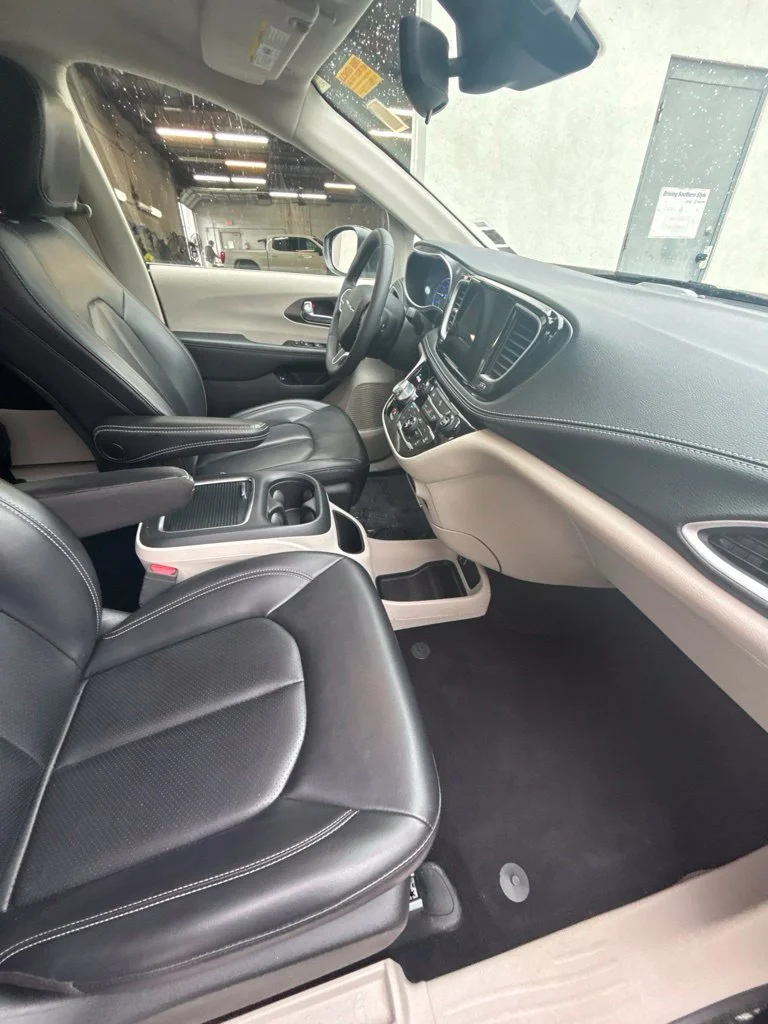 Used 2023 Black Chrysler Touring L image 24