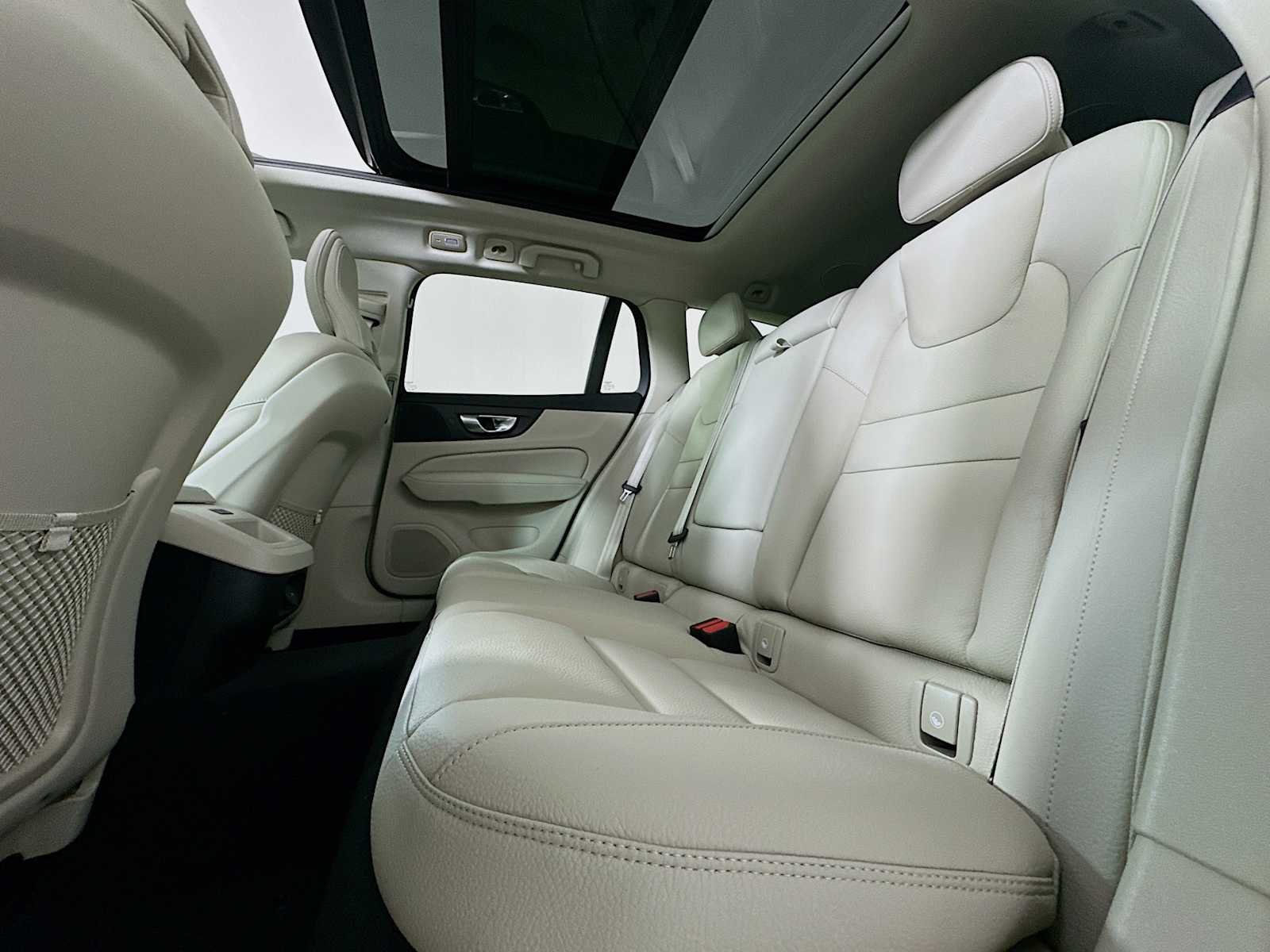 New 2026 Crystal White Volvo Plus image 23