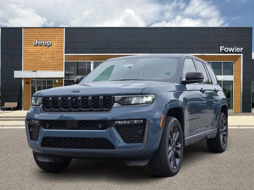 2026 Jeep Grand Cherokee Limited Reserve 4x4's photo