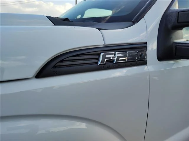 Used 2015 White Oxford White Ford 4WD SUPERCAB 158  XL image 8