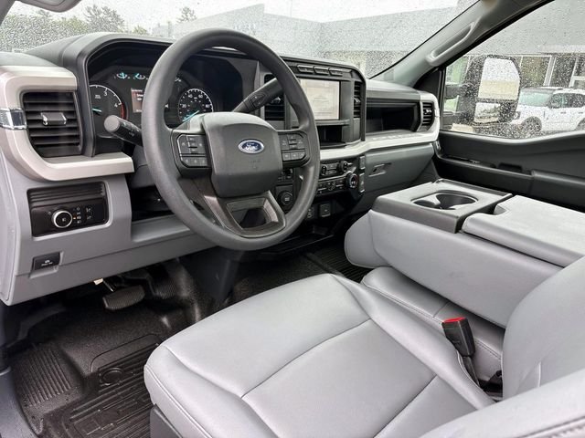 Used 2023 White Ford XL image 9