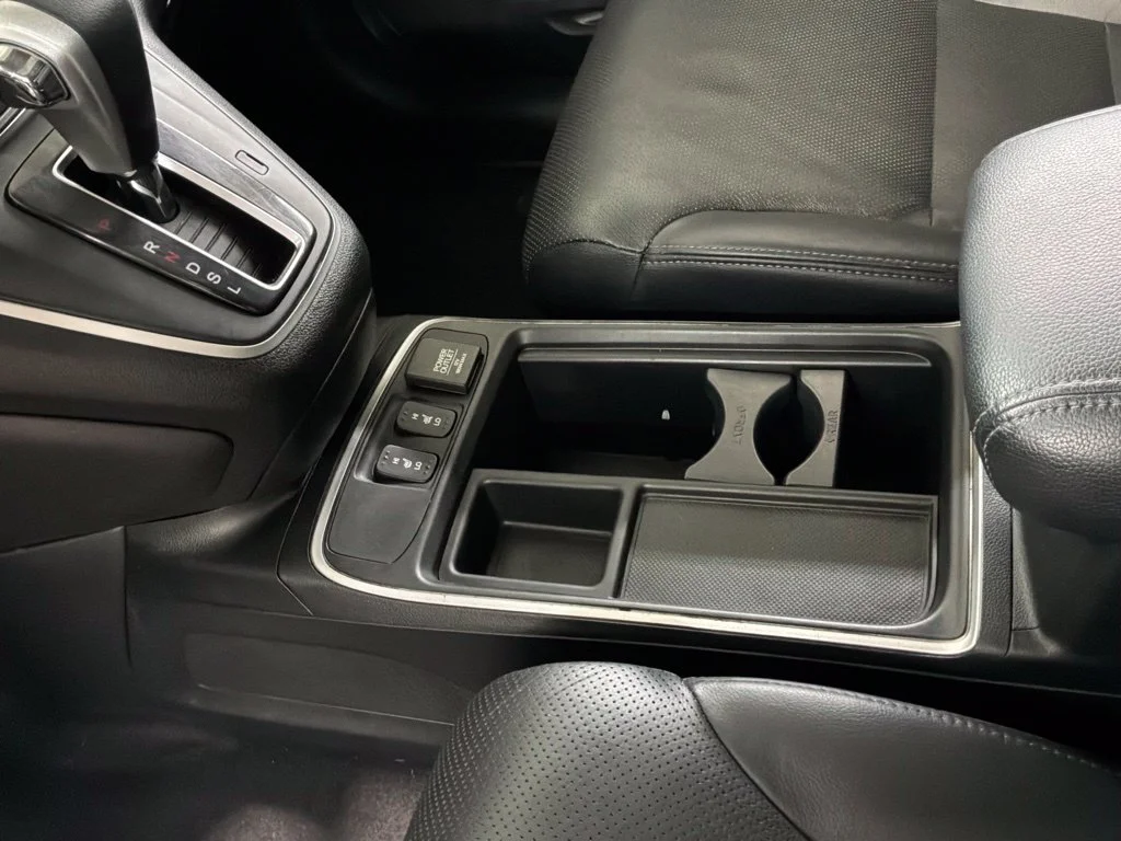 Used 2015  Honda Touring image 17