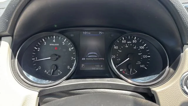 Used 2019 White Nissan SL image 13