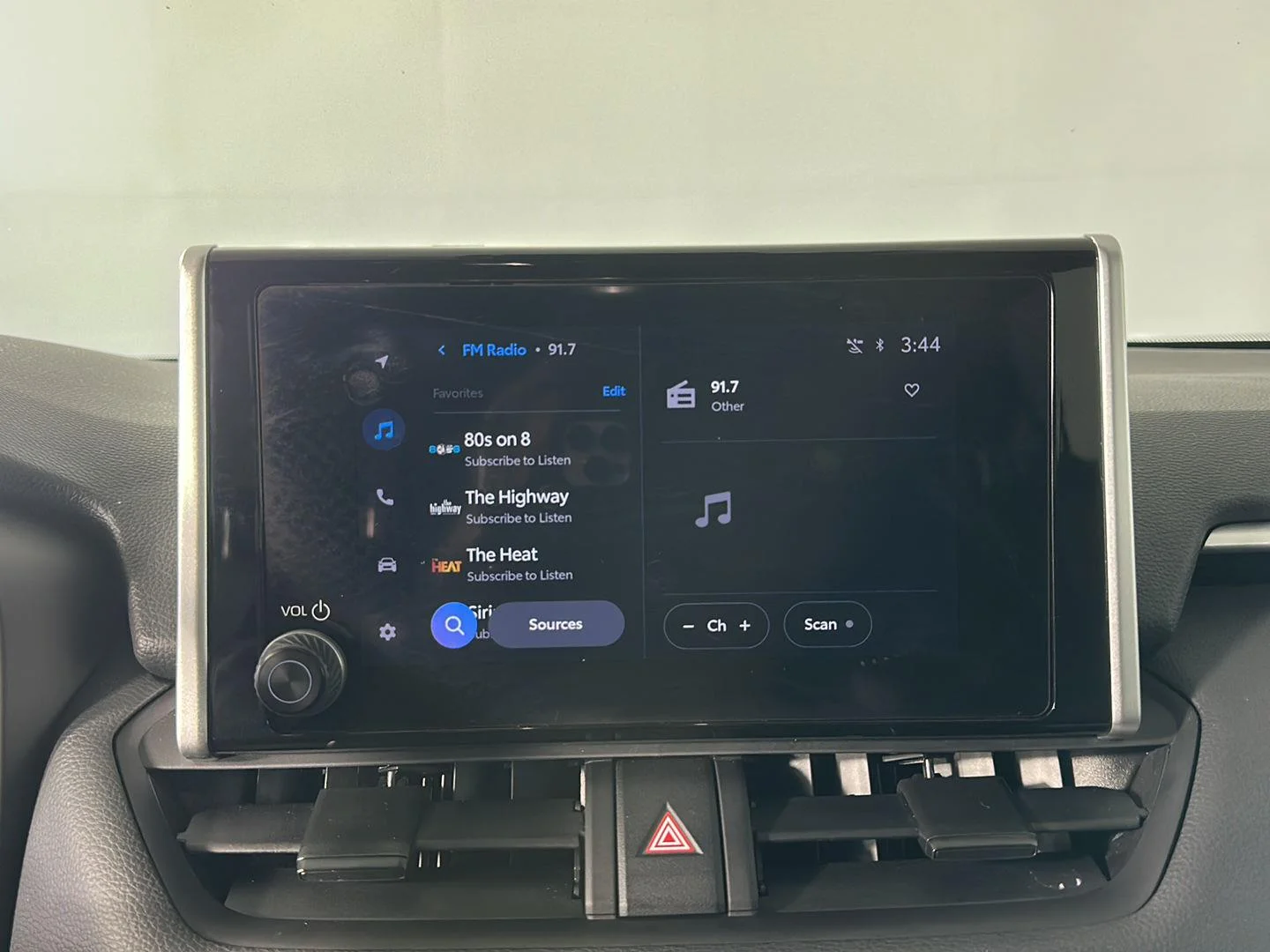 Used 2024 Wind Chill Pearl Toyota Hybrid SE image 15