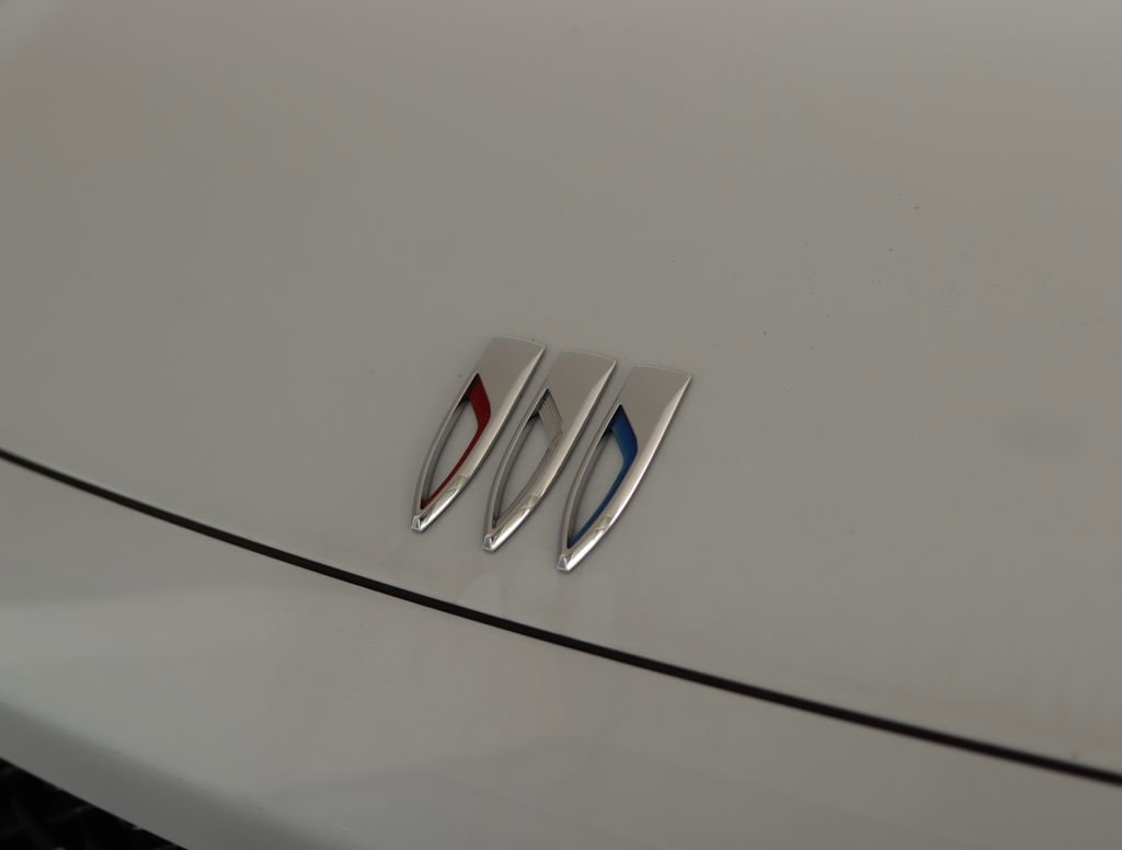New 2026 Iridescent White Tricoat Buick Sport Touring image 42