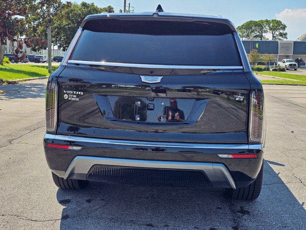 Used 2027 Stellar Black Metallic Cadillac Luxury image 7