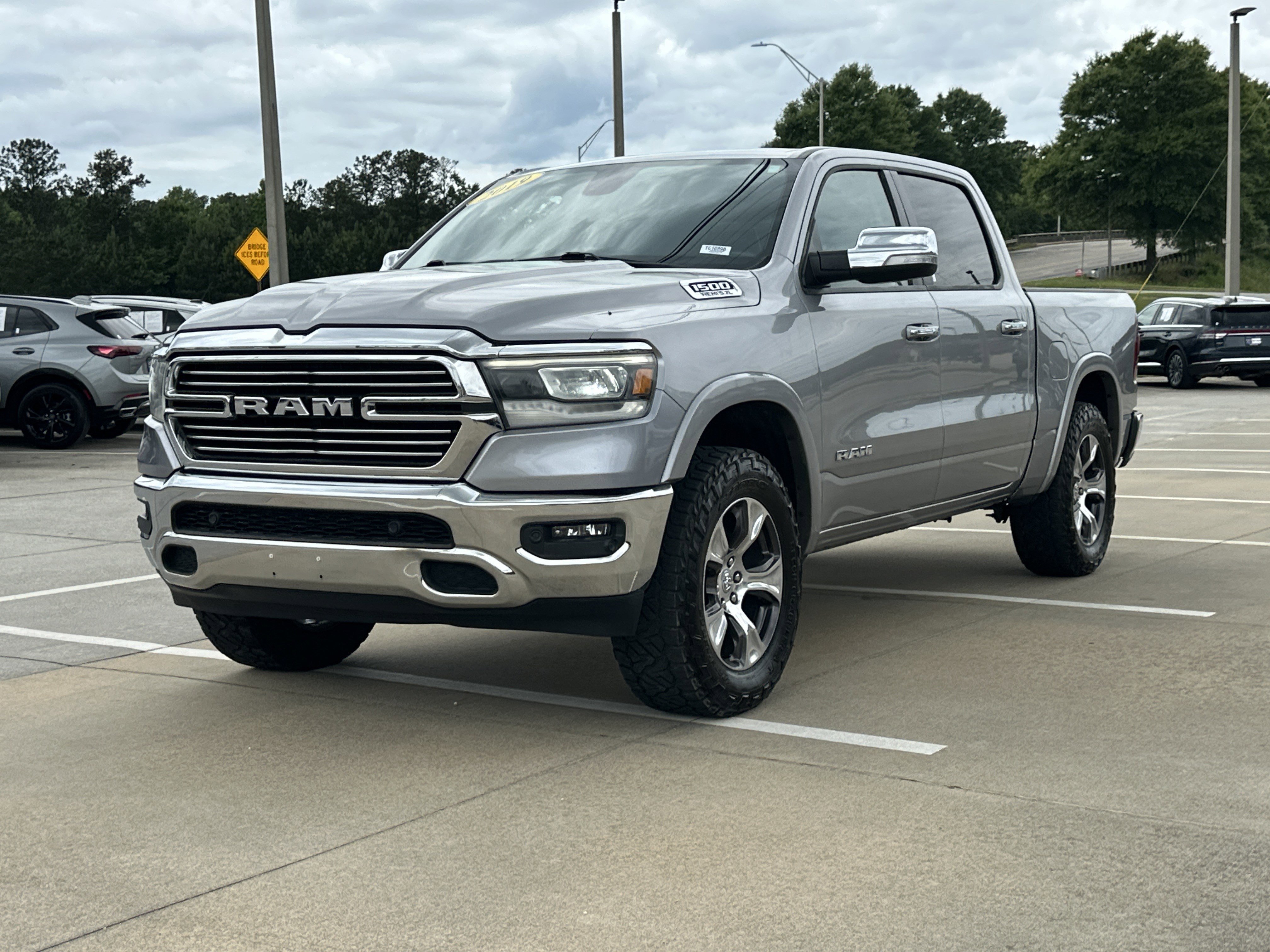 2019 RAM 1500 Laramie 4x4 Crew Cab 5'7's photo