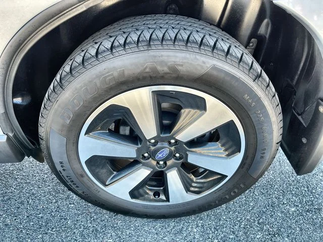 Used 2018 Silver Subaru 2.5i Premium image 21
