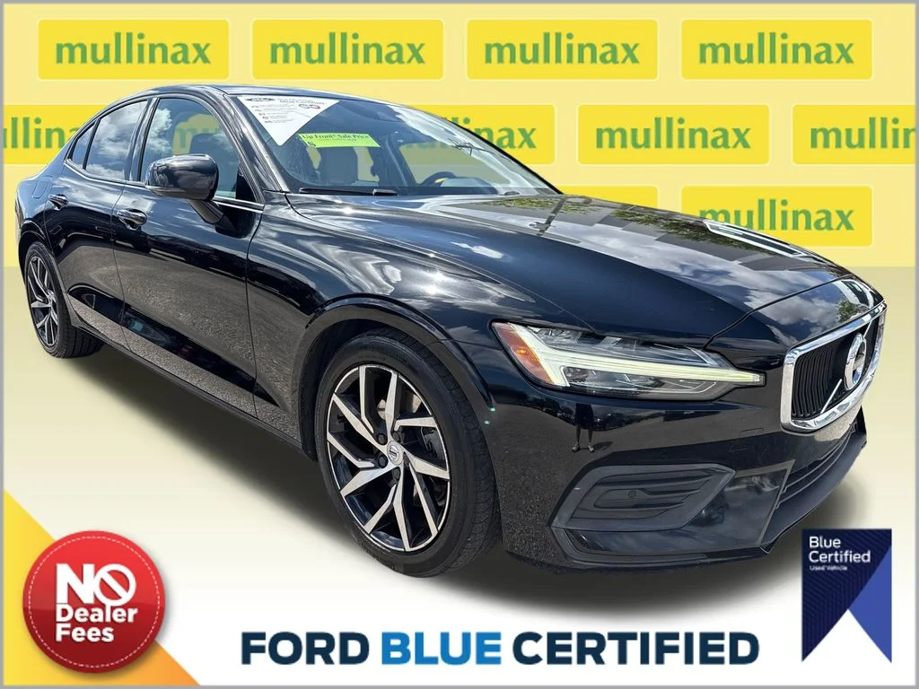 2019 Volvo S60 T5 Momentum's photo