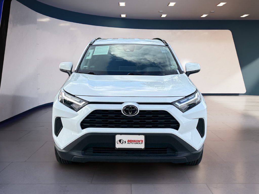 Used 2025 White Toyota XLE image 2