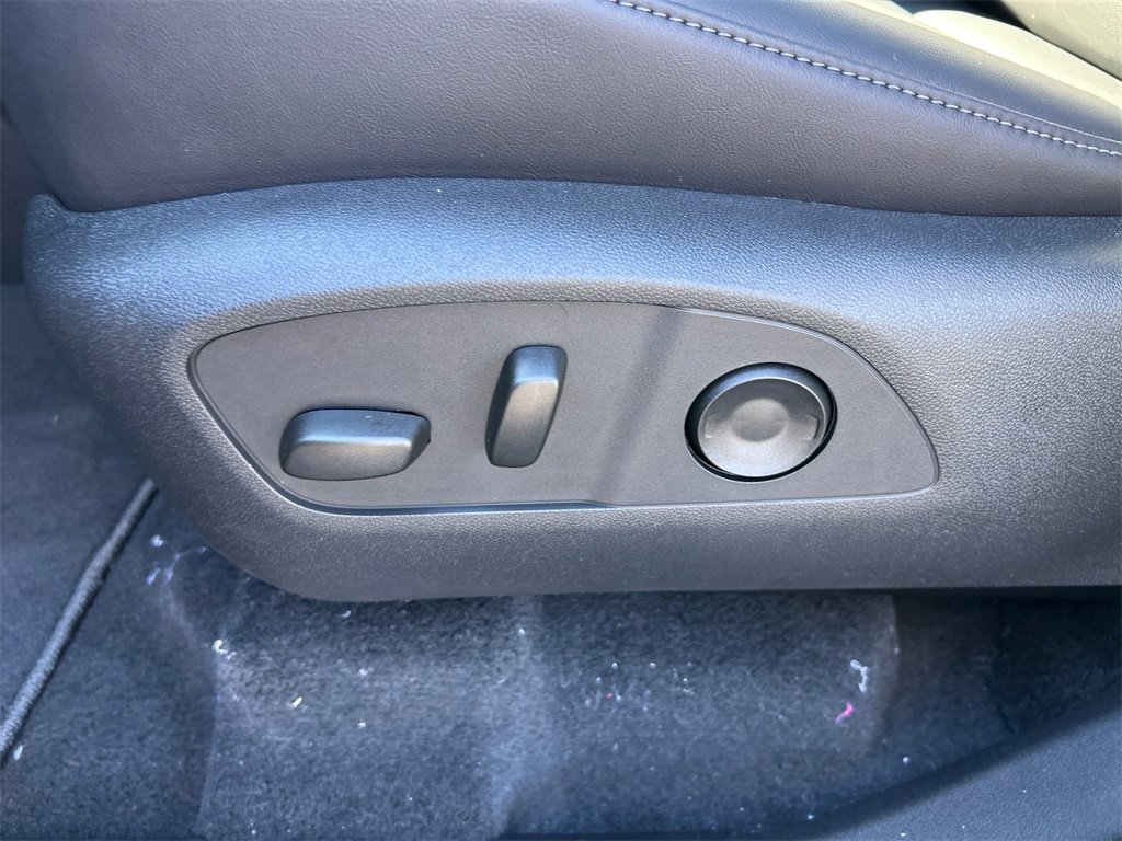 2026 GMC ACADIA - Image 15