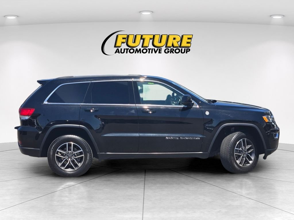 Used 2020 Black Jeep Laredo image 3