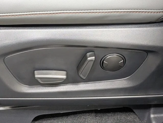 New 2026 Star White Metallic Tri-Coat Ford Active image 43