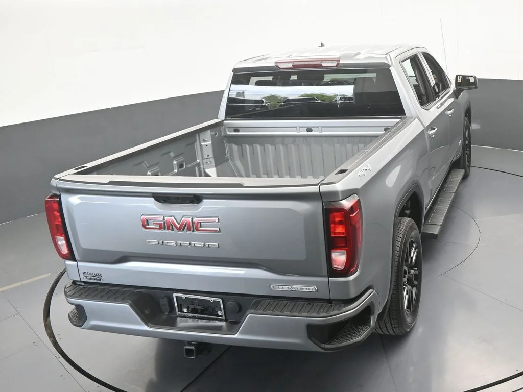 Used 2025 Sterling Metallic GMC Elevation image 46