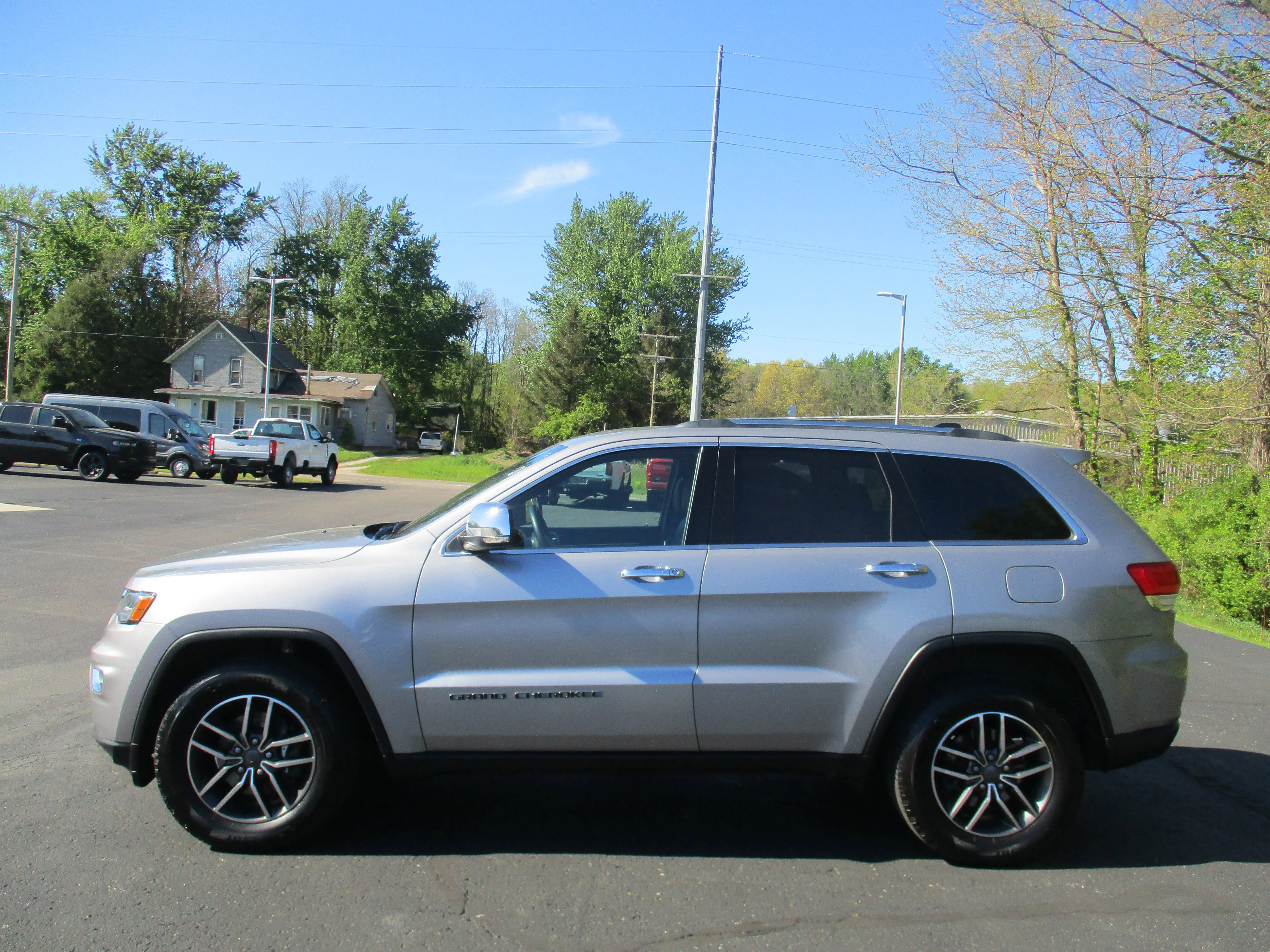 Used 2019 Billet Silver Metallic Clearcoat Jeep Limited image 58