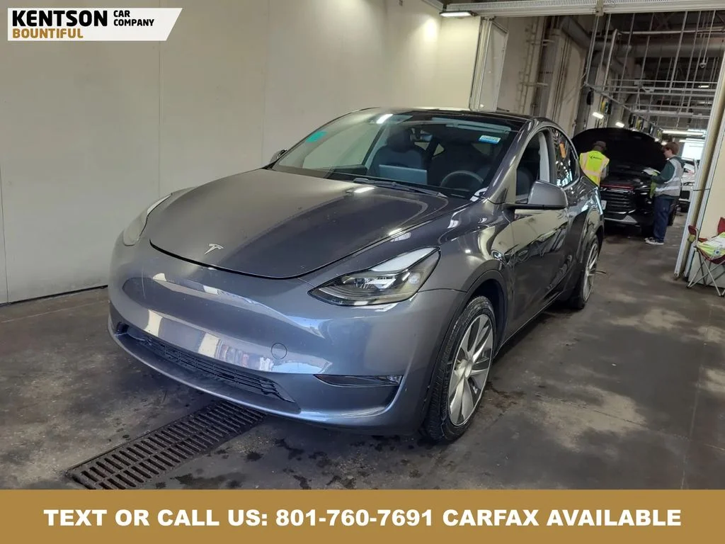 2023 Tesla Model Y Long Range Dual Motor All-Wheel Drive's photo