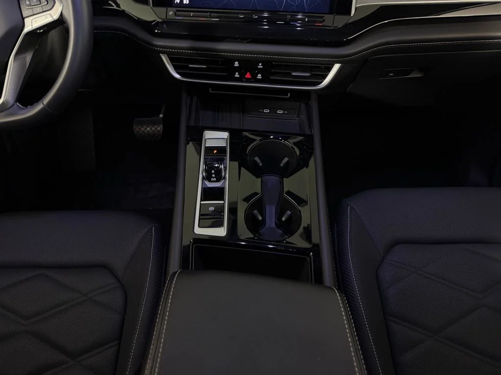 2025 Volkswagen Atlas Cross Sport SE w/Tech - Photo 15