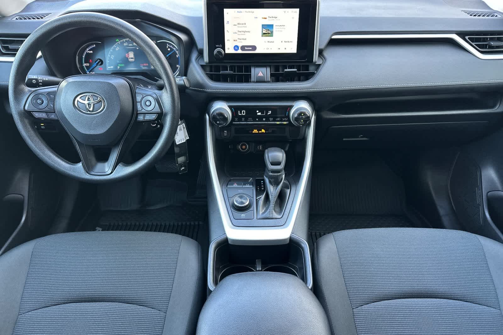 2025 Toyota RAV4 LE - Photo 13