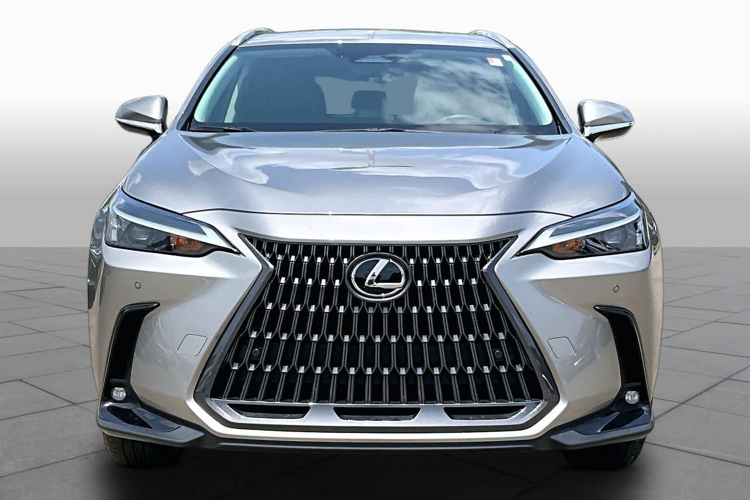 Used 2025 Atomic Silver Lexus  image 4