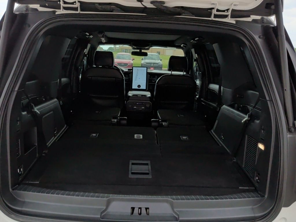 Used 2022 White Ford Platinum image 47