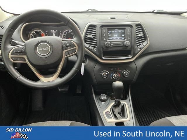 Used 2017 Bright White Clearcoat Jeep Altitude image 19