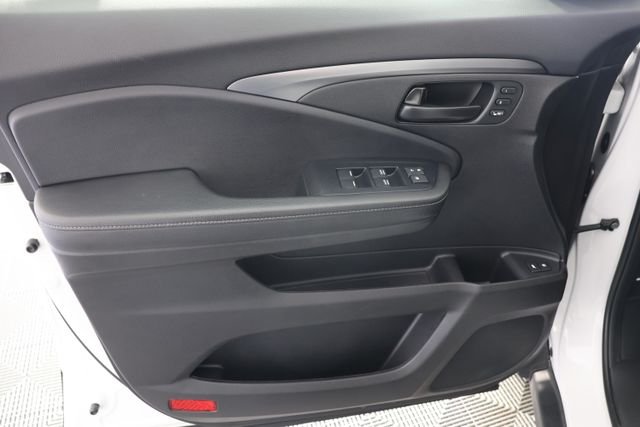 Used 2023 White Honda EX-L image 26