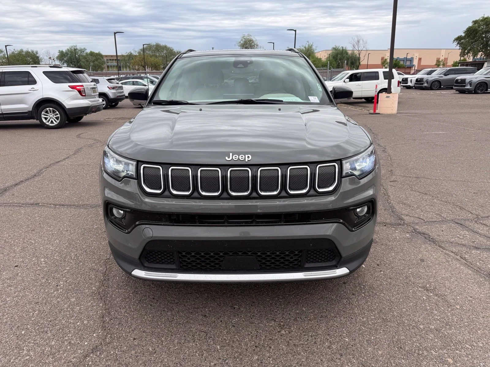 Used 2022 Sting-Gray Clearcoat Jeep Limited image 1