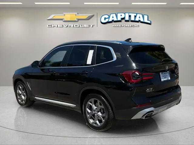 Used 2024 Black BMW xDrive30i image 4