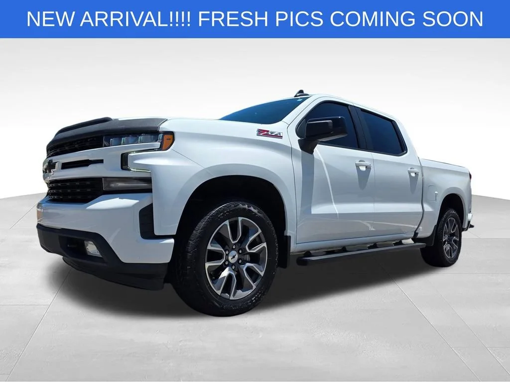 Used 2022 Summit White Chevrolet RST image 10
