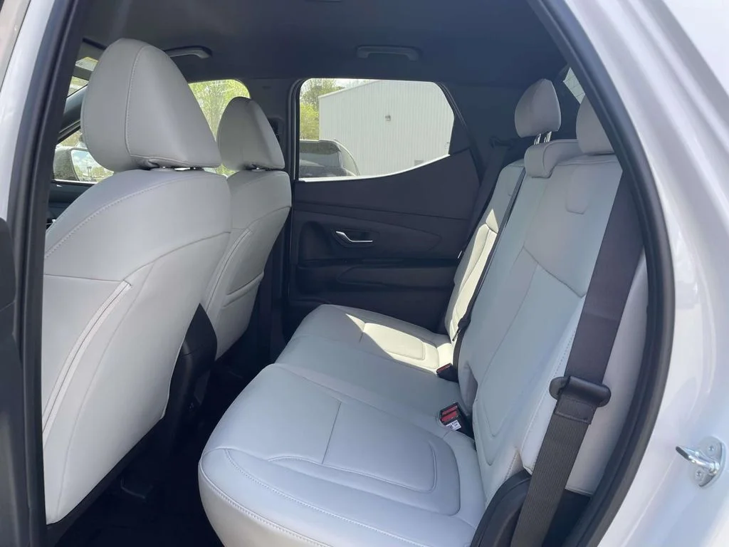 New 2026 White Hyundai SEL image 10