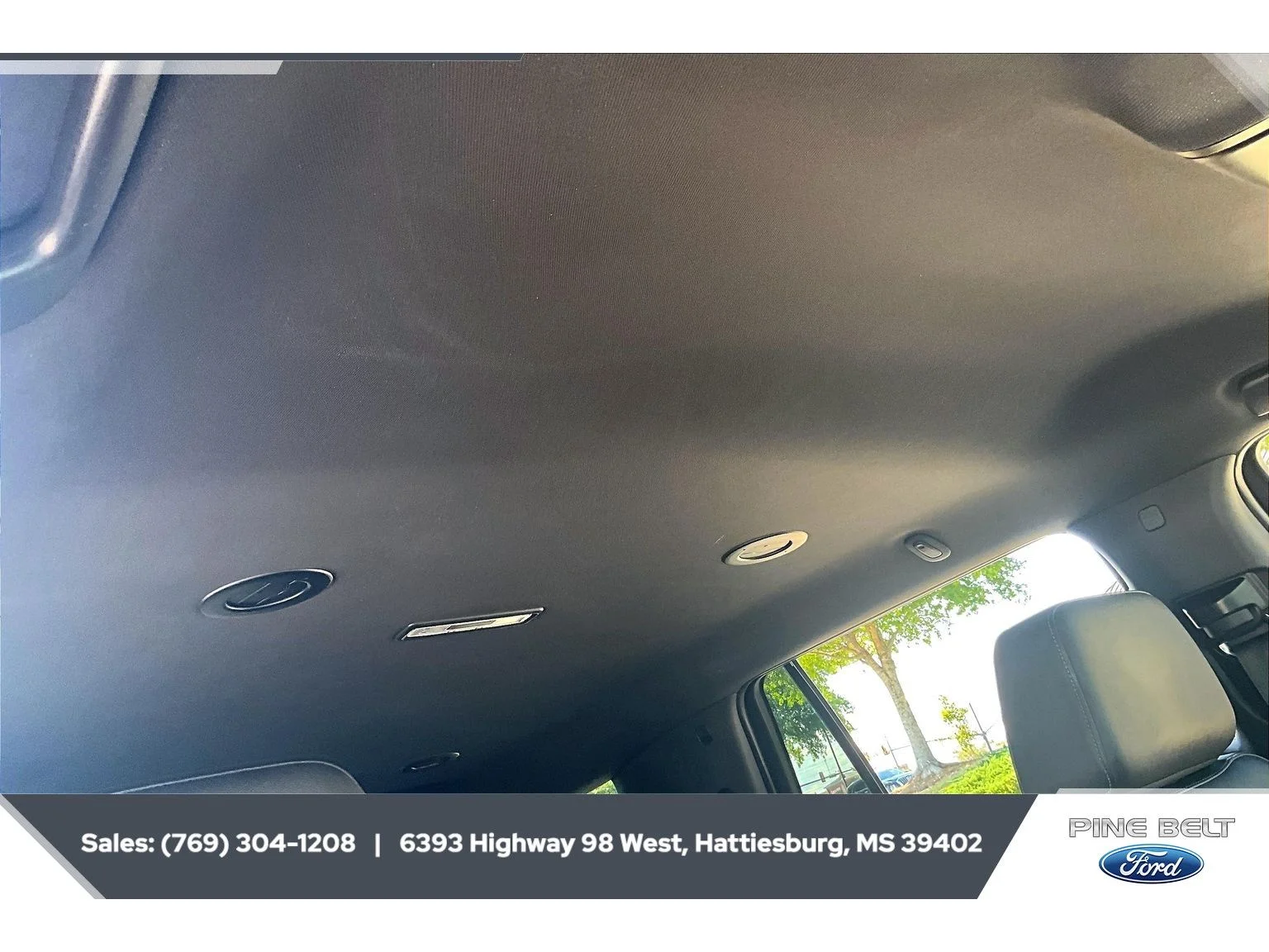 Used 2022 Iridescent Pearl Tricoat Chevrolet LT image 16