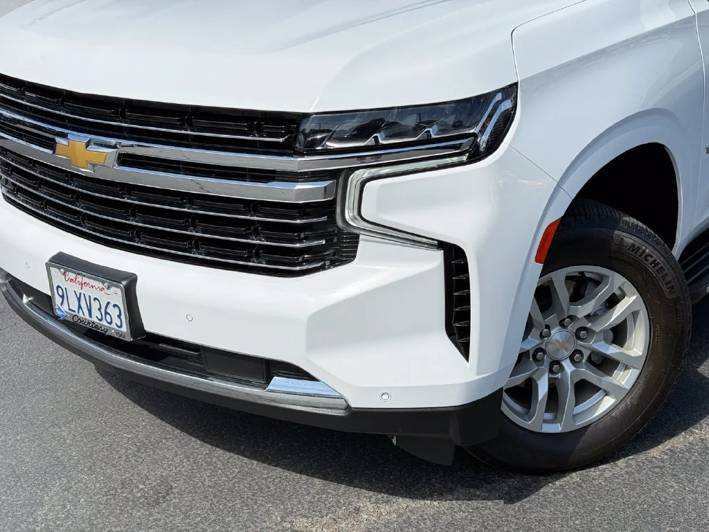 Used 2024 Summit White Chevrolet LT image 3