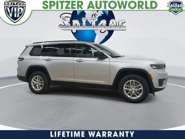 New 2026 Silver Zynith Exterior Paint Jeep Laredo X image 2