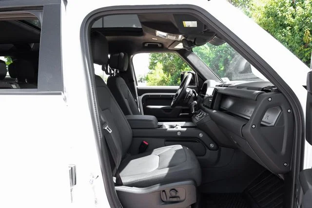 2025 Land Rover Defender V8 - Photo 46