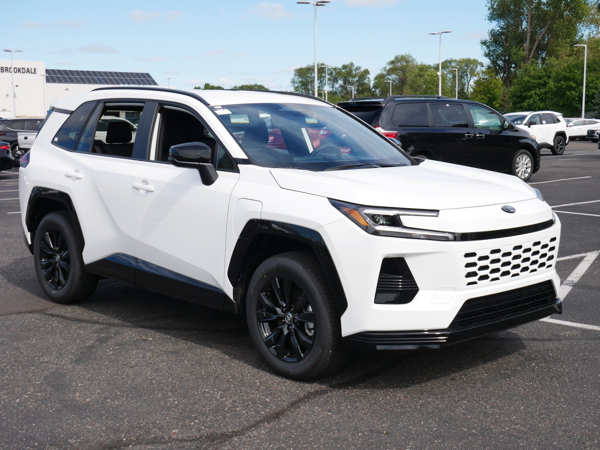 Used 2026 Ice Cap Toyota SE image 8