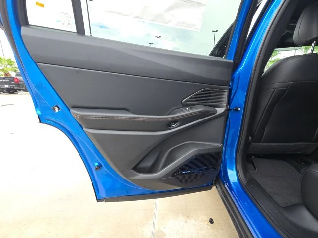 New 2026 Hydro Blue Pearl-Coat Exterior Paint Jeep Limited image 19