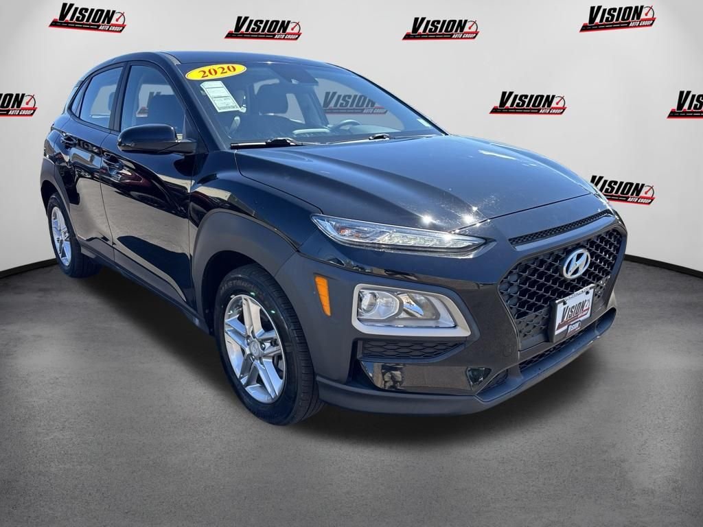 Used 2020 Black Hyundai SE image 6