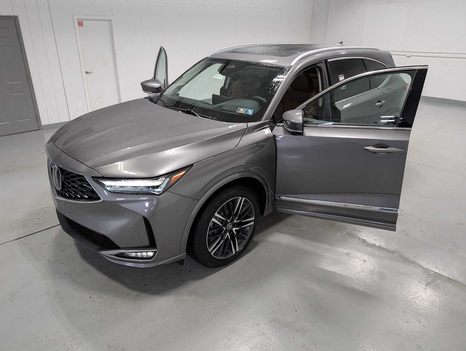 New 2026 Liquid Carbon Metallic Acura w/Advance Package image 14