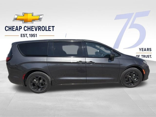 Used 2022 Gray Chrysler Hybrid Touring L image 7