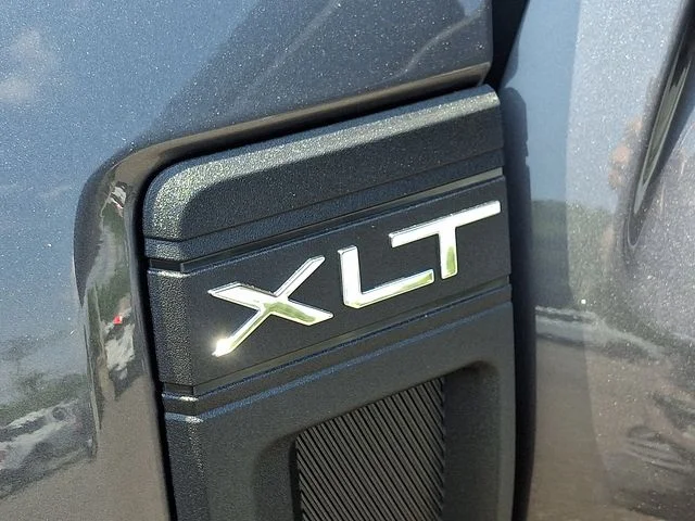 New 2026 Carbonized Gray Metallic Ford XLT image 15