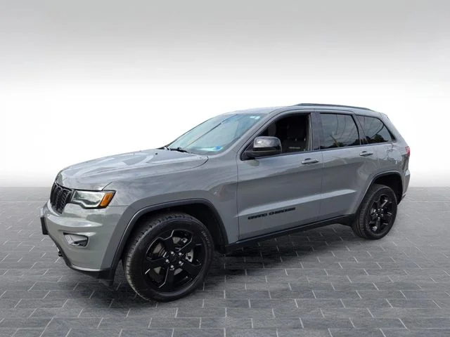 Used 2021 Gray Jeep Laredo image 3
