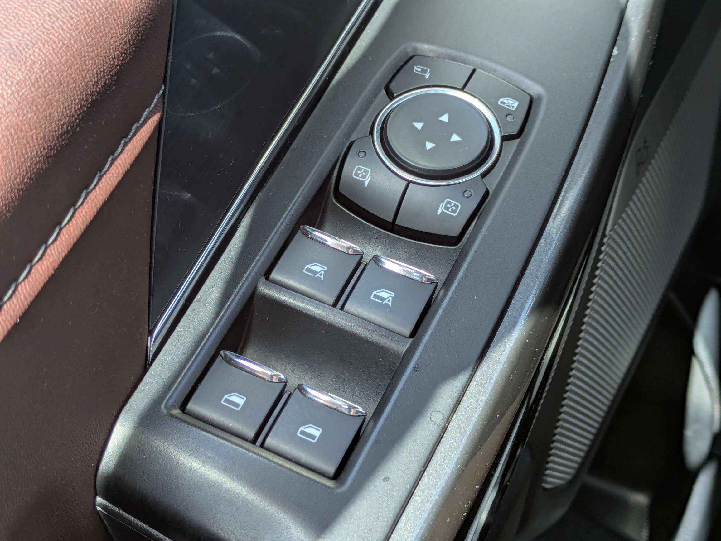 Used 2023 Silver Metallic Ford LARIAT image 28