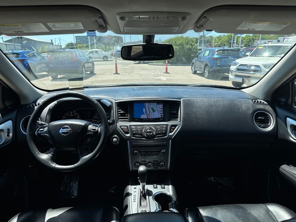 Used 2018 Black Nissan SL image 13