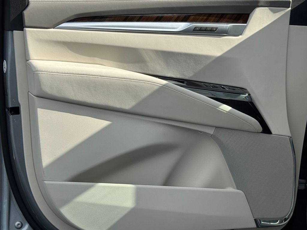 2026 Cadillac Escalade Platinum Luxury - Photo 17