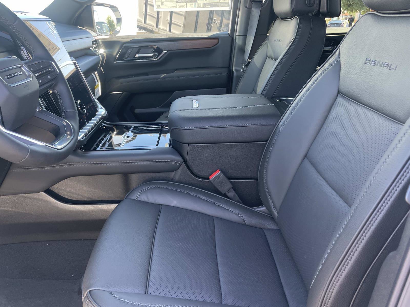 2026 GMC Yukon Denali - Photo 21