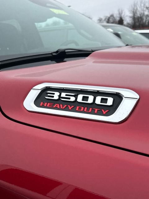 New 2026 Molten Red Pearl-Coat Exterior Paint RAM Tradesman image 7