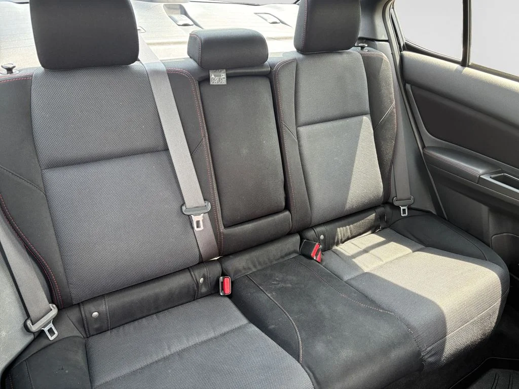 Used 2018 Black Subaru Base image 18