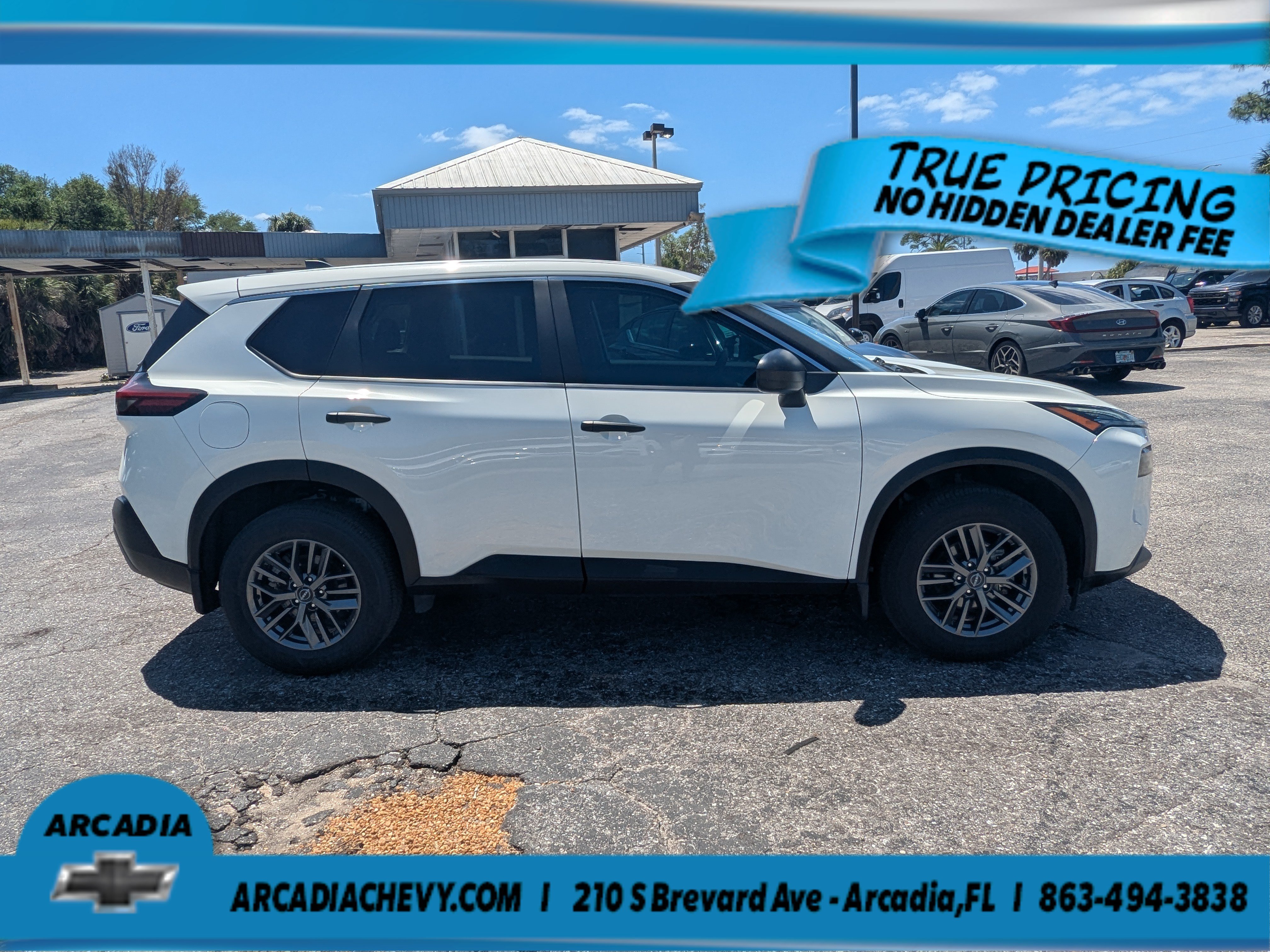 Used 2023 Glacier White Nissan S image 4