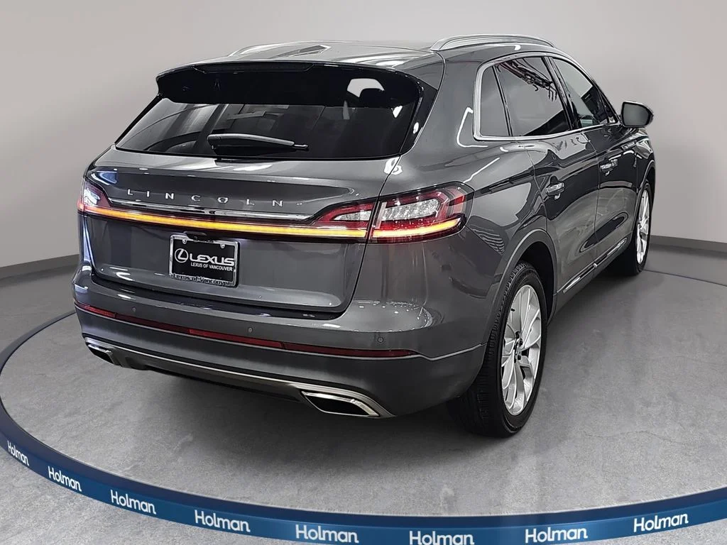 Used 2021 Gray Lincoln Reserve image 6