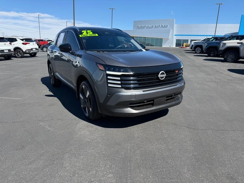 Used 2025 Gun Metallic/supe Nissan SR image 1
